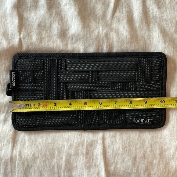 Cocoon Grid-It Organizer for Travel - Picture 2 of 6